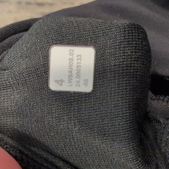 Lululemon Nulu Slim-Fit High-Rise Skirt Black - Picture 6 of 9